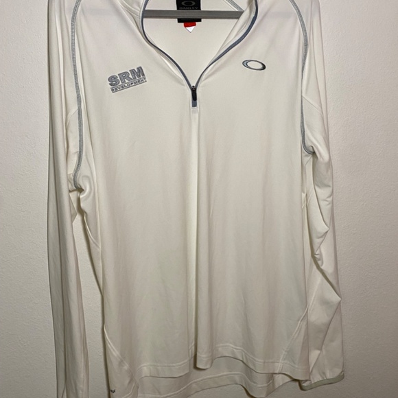 Tops - Picture 2 of 9